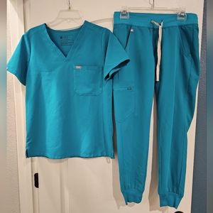 FIGS Rare Color Catarina Top and Zamora Jogger